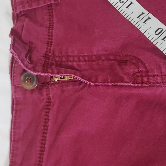 Maurices. Burgundy Shorts; Wide Waistband; 4 Cargo Pockets. Size 15/16 Jrs. EUC - Picture 6 of 13